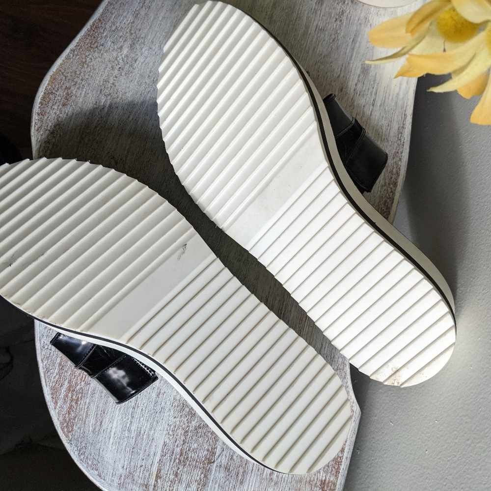 Stuart Weitzman Platform Sandle - Picture 3 of 5